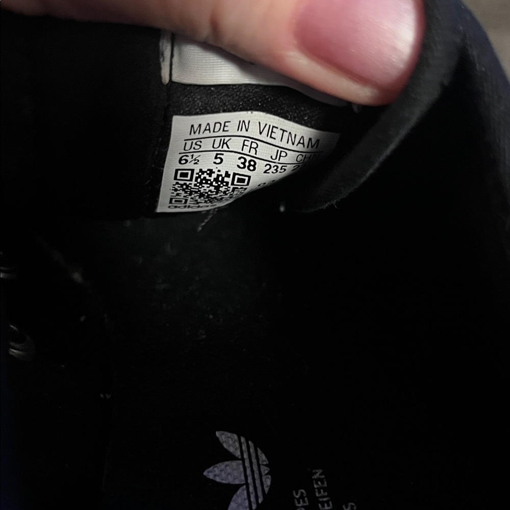 Woman’s platform adidas - size 6.5 - black & white. Used, good condition. - Picture 4 of 4